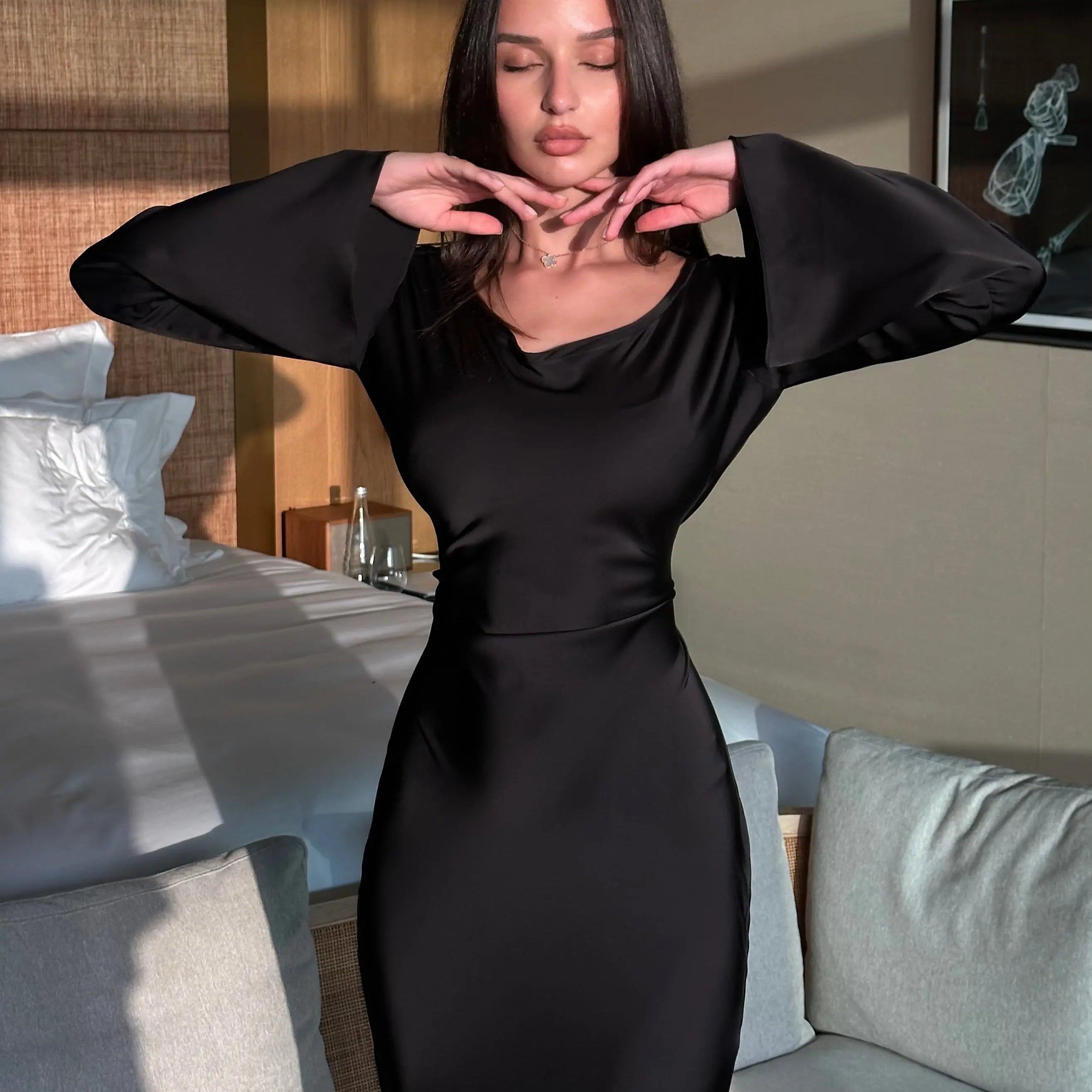 Noélisse | Long Sleeve Flowing Maxi Dress